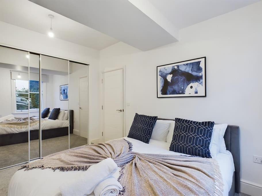 شقة The Grove King Bed Wi-Fi Ev Charger كيلتنهام المظهر الخارجي الصورة