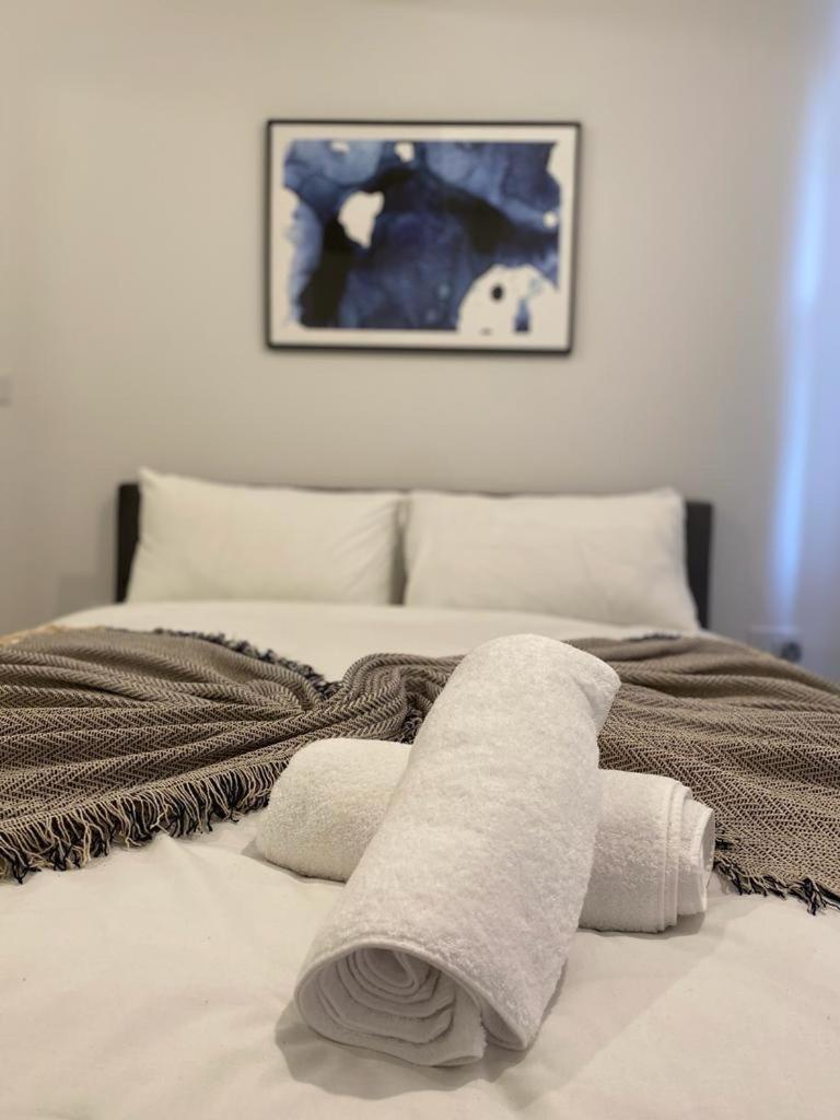 شقة The Grove King Bed Wi-Fi Ev Charger كيلتنهام المظهر الخارجي الصورة